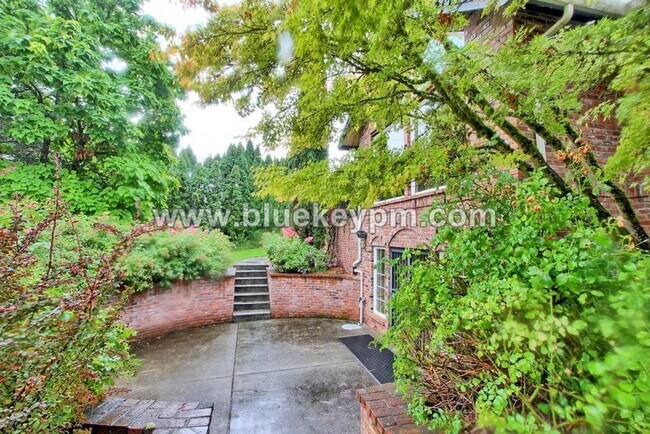 Foto del edificio - 3 Bed, 2 Bath, 1 Acre Home in Ridgefield, WA