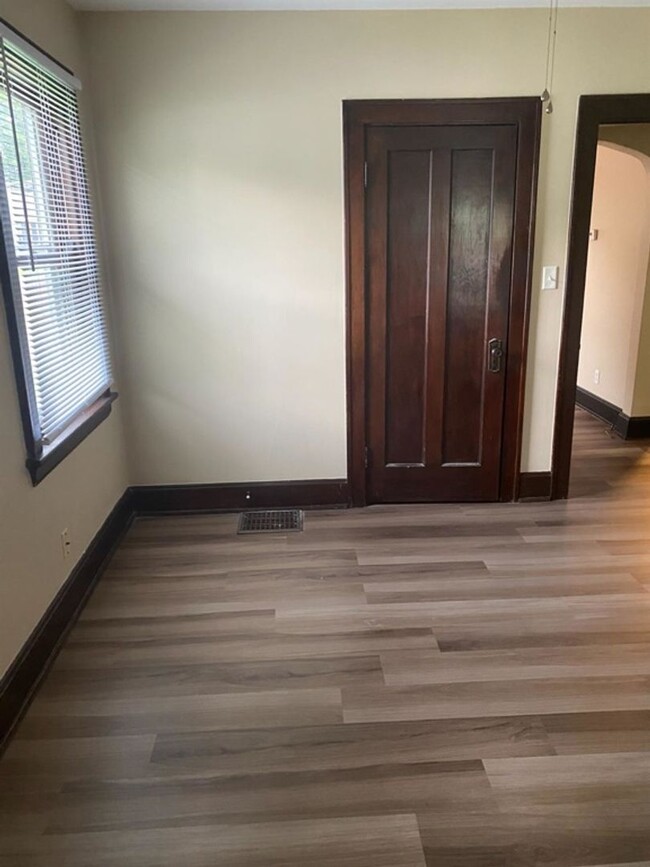 Foto del edificio - MT. WASHINGTON - Charming 3 bed 2 bath w l...