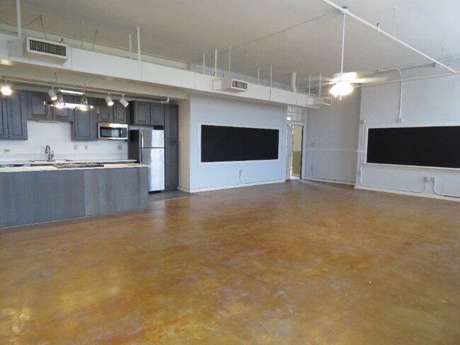 Building Photo - 1401 Scott St