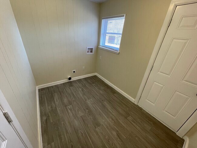 Building Photo - 3504 Garwood Dr