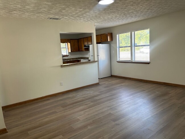 Photo - 125/127 Deer Creek Dr Apartment