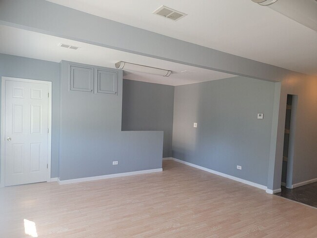 Building Photo - 14802 Cooper Ave