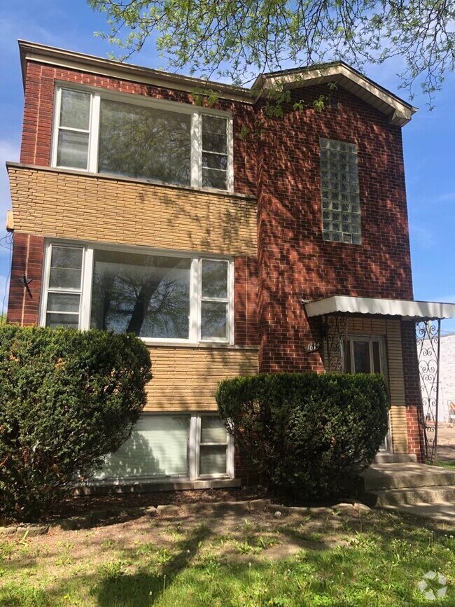 Building Photo - 1614 Oak Park Ave