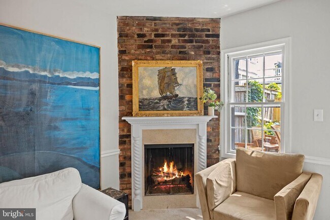 Building Photo - 608 S Pitt St