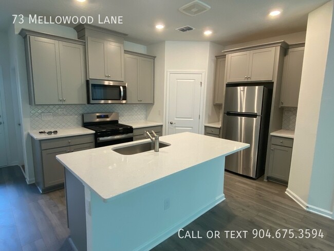 Foto del edificio - Brand New Brandon Lakes Townhome