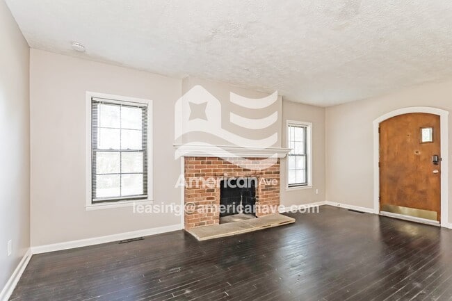 Foto del edificio - 297 E Melford Ave