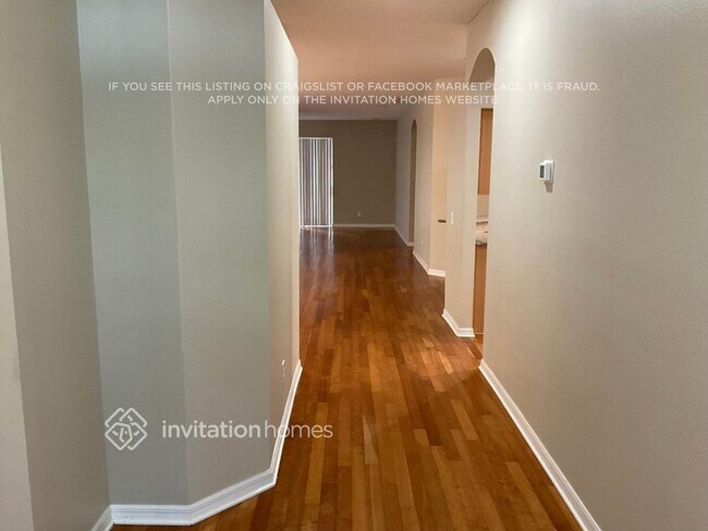 Foto del edificio - 6121 Gannetwood Pl