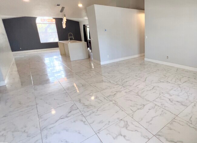 Foto del edificio - 1217 E Lemon St