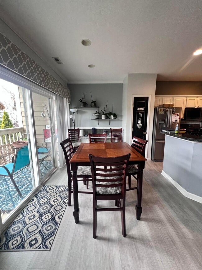 Building Photo - 3427 Fishinger Mill Dr