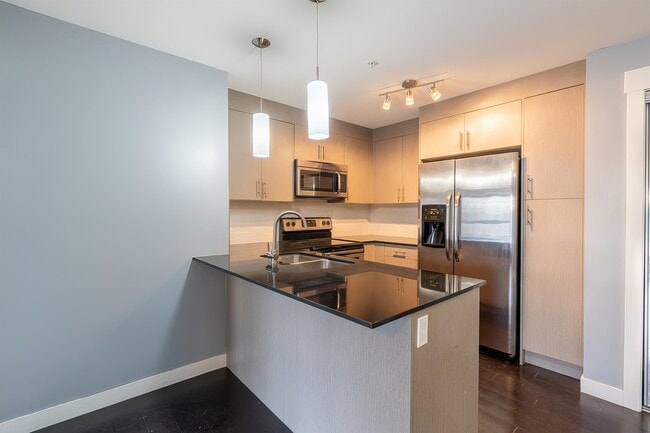 Building Photo - 240 Skyview Ranch Rd NE