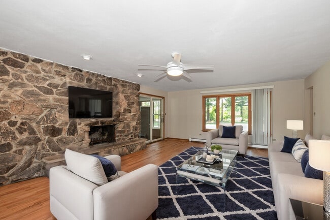 Building Photo - 14940 Wilco Dr