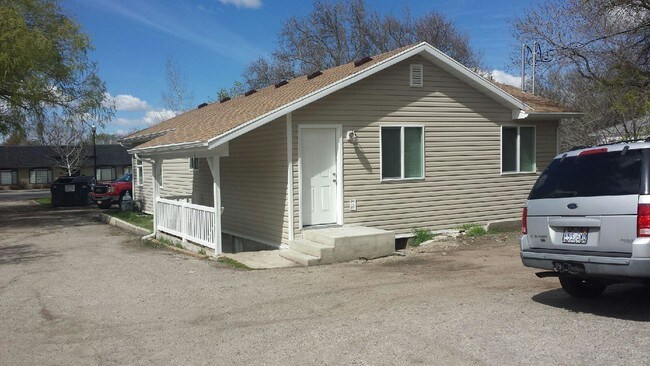 Building Photo - 580 N Main St