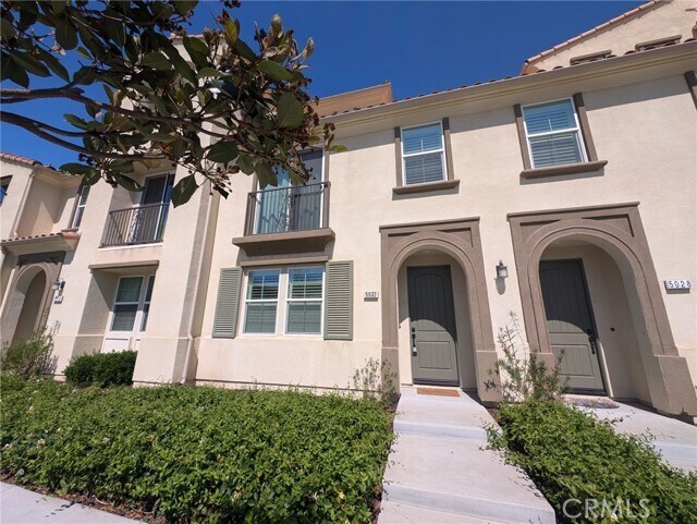 Foto del edificio - 5032 Robles St