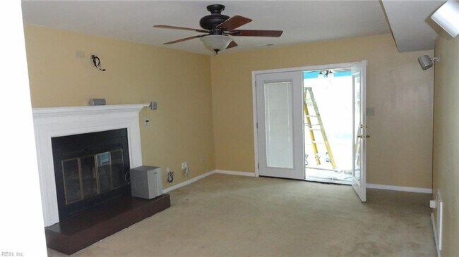 Foto del edificio - 525 Great Park Dr