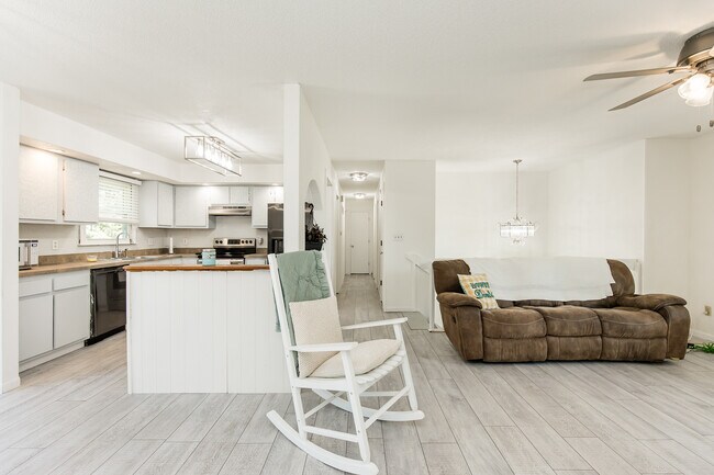 Foto del edificio - 3409 Cedar Ln