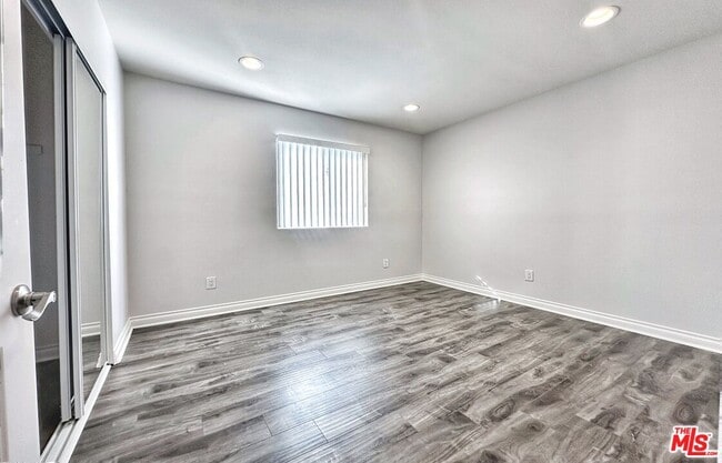 Foto del edificio - 4829 W 17th St