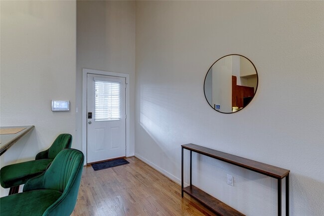 Building Photo - 2216 Chenevert St