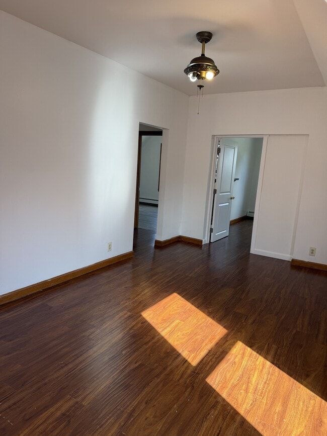 Building Photo - 207 Middle St