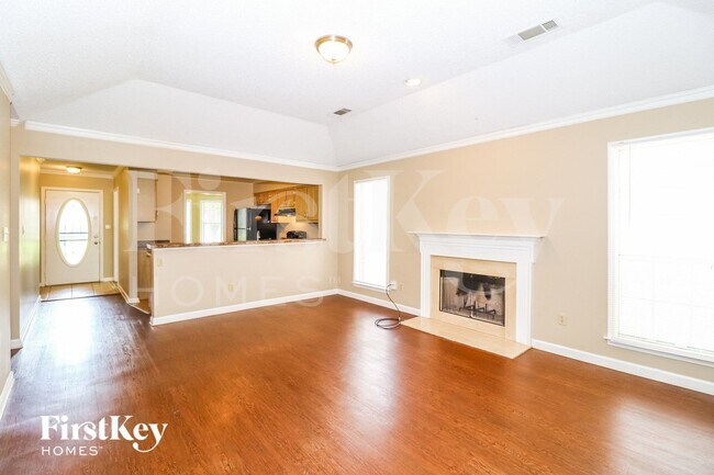Foto del edificio - 8930 Lake Springs Cove