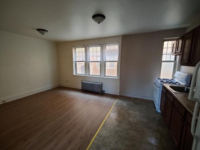 Building Photo - 1 bedroom in CICERO IL 60804