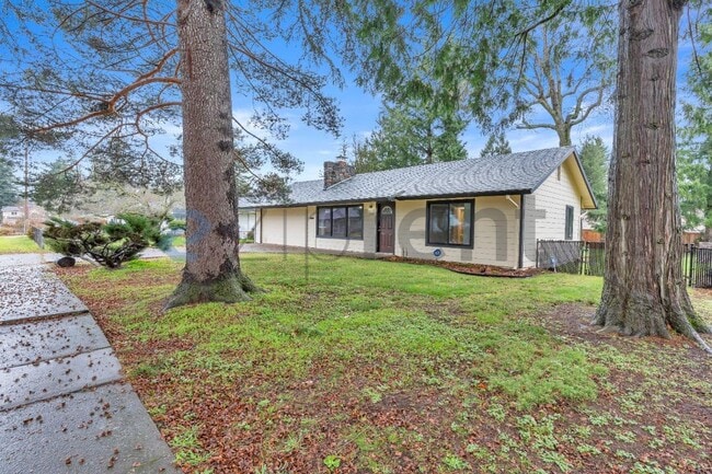 Building Photo - 12917 NE Holladay St