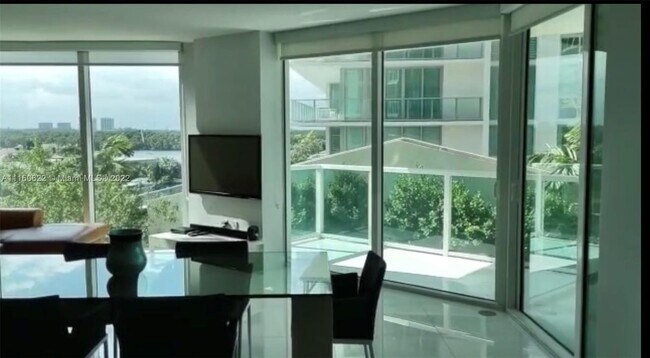 Building Photo - 250 Sunny Isles Blvd
