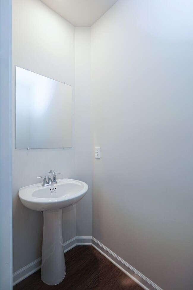 Foto del edificio - Lovely 3 Bed 2.5 Bath Townhome