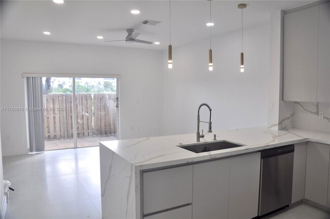Foto del edificio - 8261 NW 107th Ct