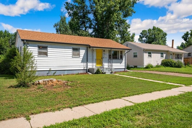 Building Photo - 1550 Happiness Dr