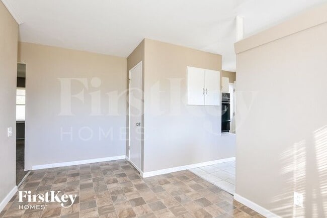 Building Photo - 11150 Mammoth Dr