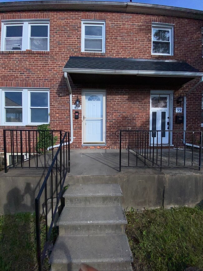 Building Photo - 41 N Kossuth St