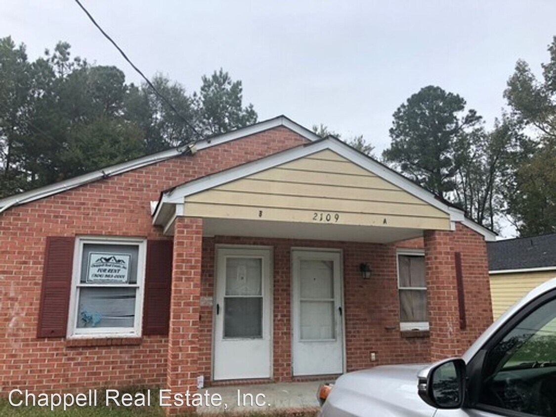 Primary Photo - 2 br, 1 bath House - 2109A Cloverdale Ave.