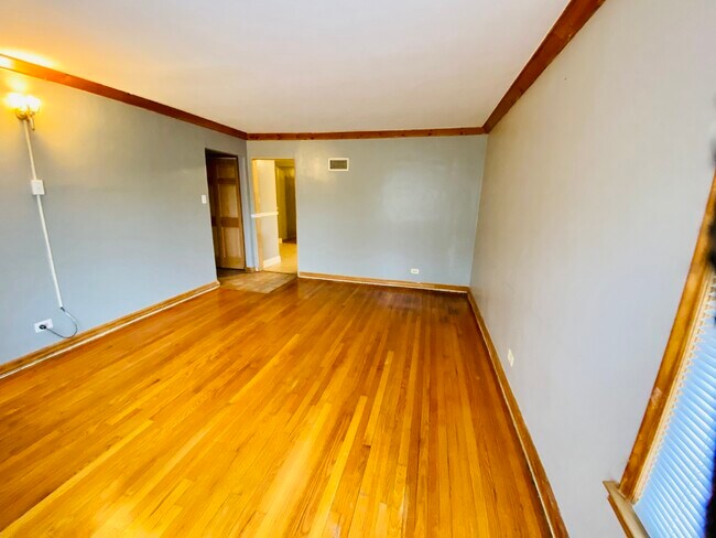 Building Photo - 8854 La Crosse Ave