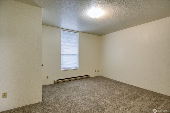 Building Photo - 208 N. &quot;H&quot; Street