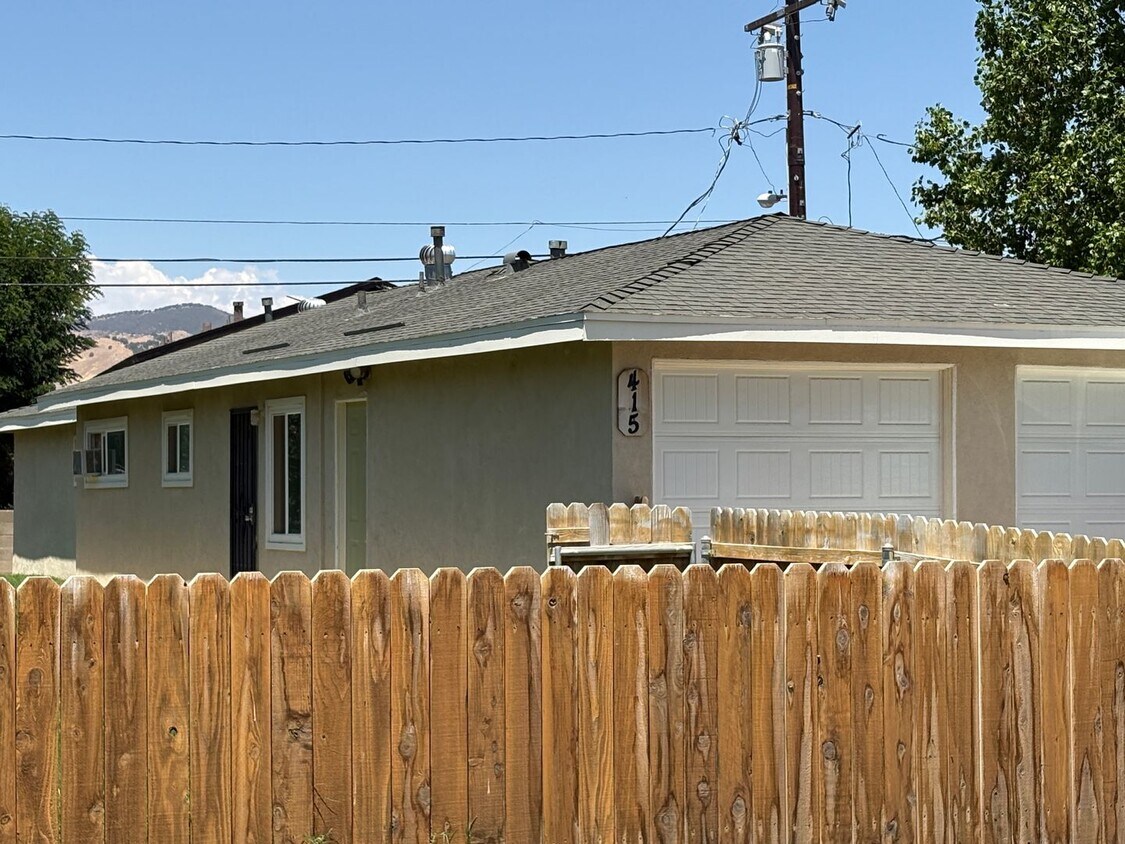 Foto principal - 2 Bedroom - Downtown Tehachapi