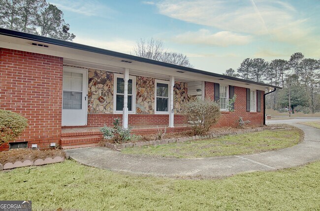 Building Photo - 500 Circle Dr