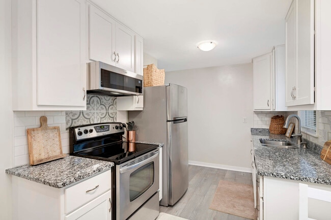 Kitchen with stainless steel appliances - 4540 3rd Ave S