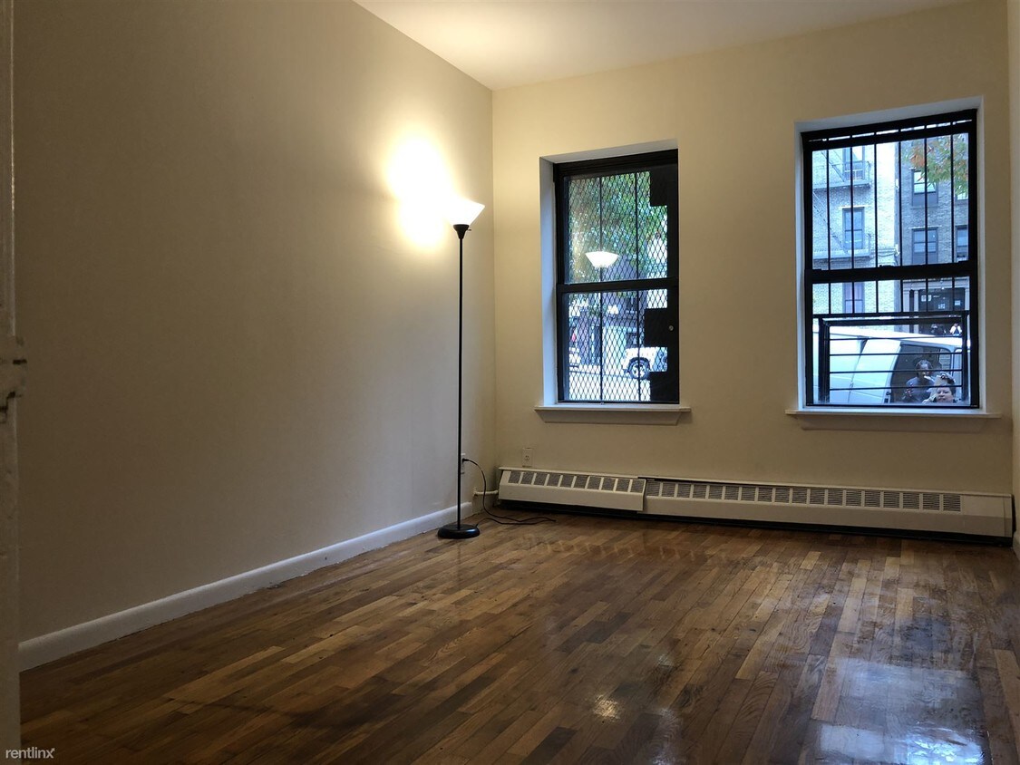 Primary Photo - 153 E 165th St