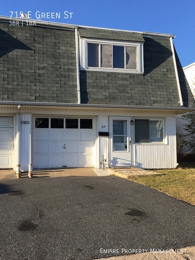 Foto principal - 3 Bedroom/1 Bathroom House in Allentown!