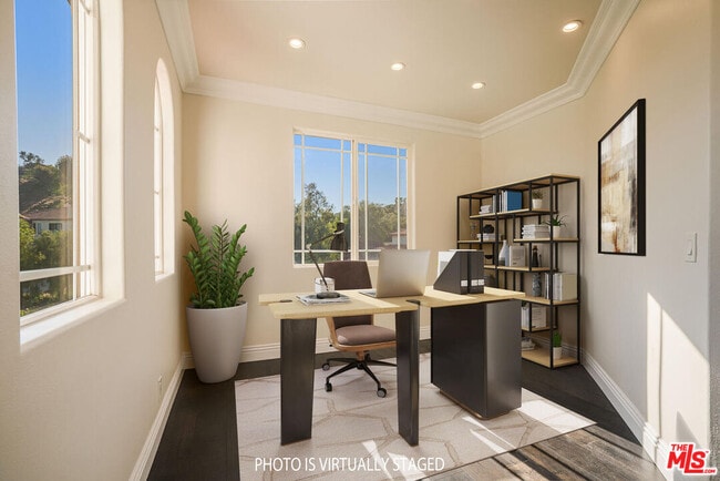 Foto del edificio - 166 Dapplegray Rd