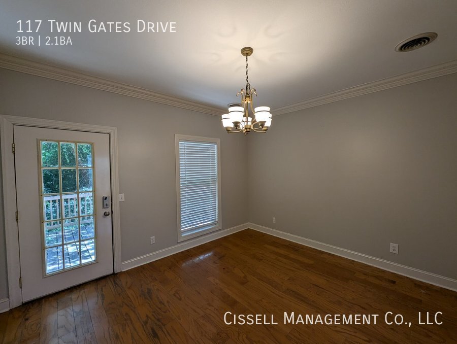 Foto del edificio - 117 Twin Gates Drive