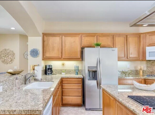 Building Photo - 82104 Hopkins Dr