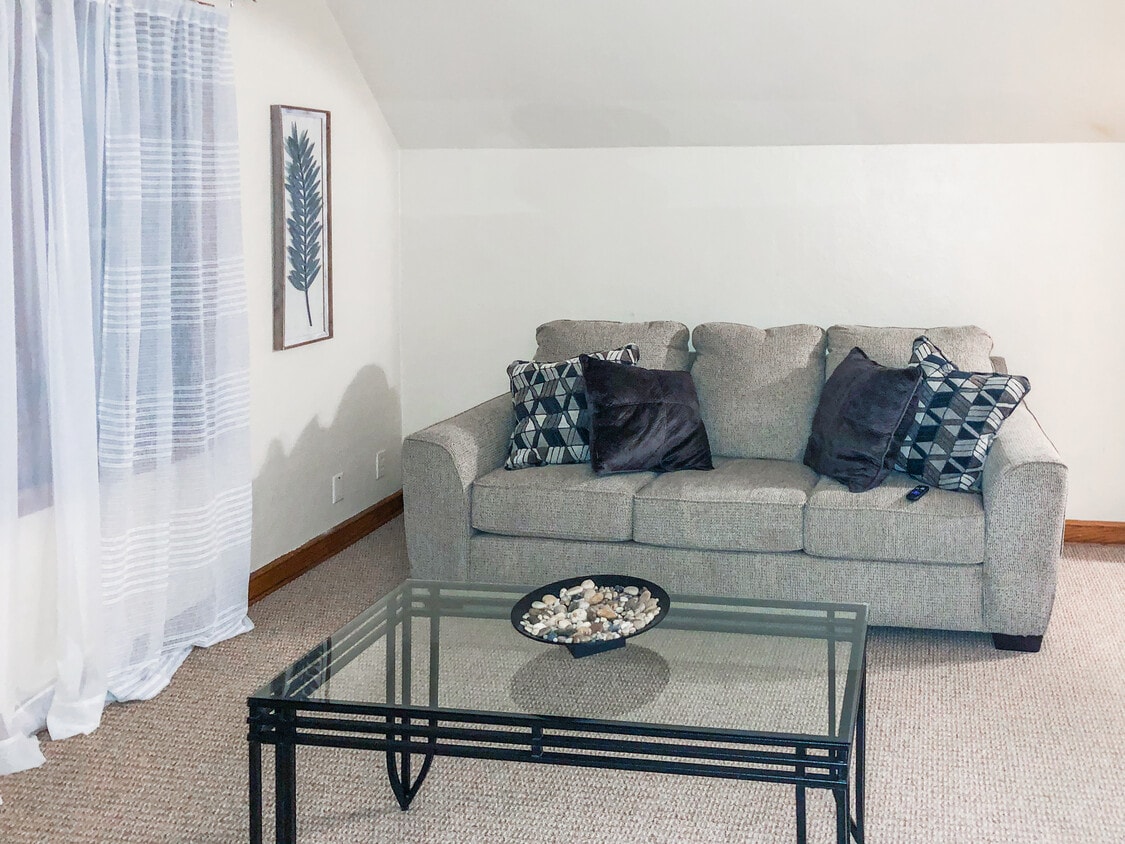 Furnished Living room area - 4110 W Roosevelt Dr