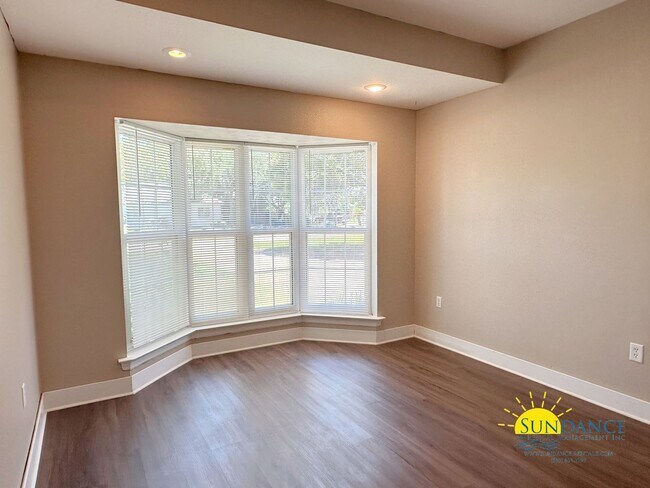 Foto del edificio - Move-in special: $500 OFF first full month...