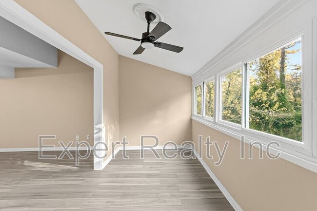 Building Photo - 510 Running Brook Rd