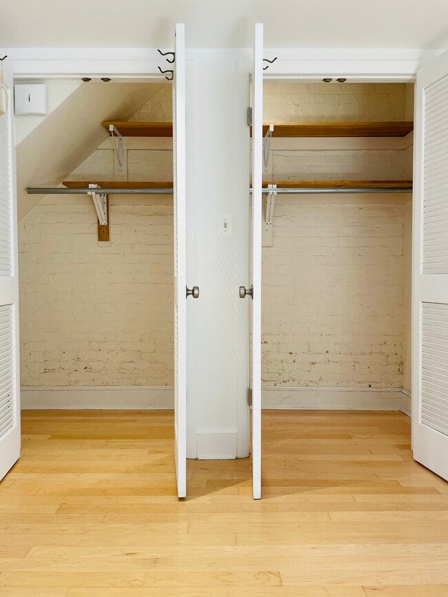 Closet - 2440 20th St NW