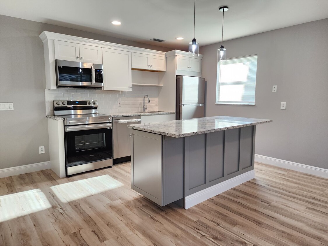 Primary Photo - Magnificent 1 bedroom, 1.5 bathroom condo ...