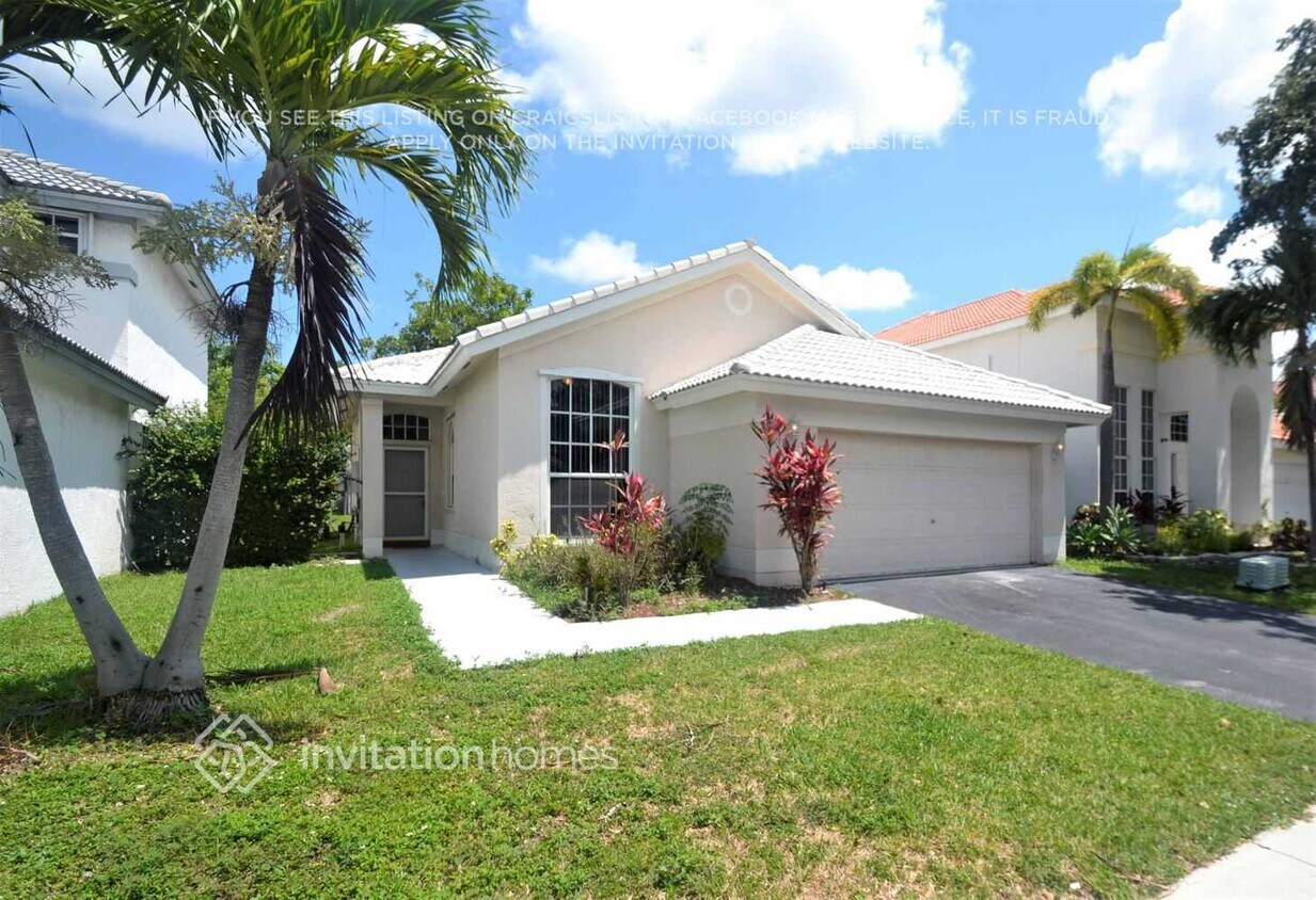 Foto principal - 6919 NW 27th Ct