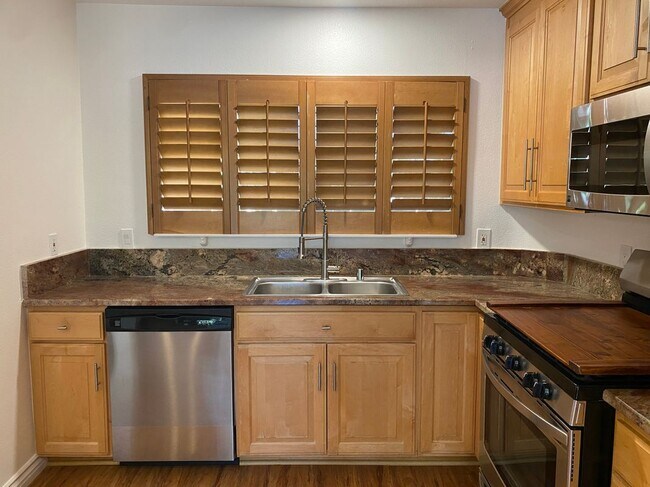 Foto del edificio - 3561 Terrace Dr