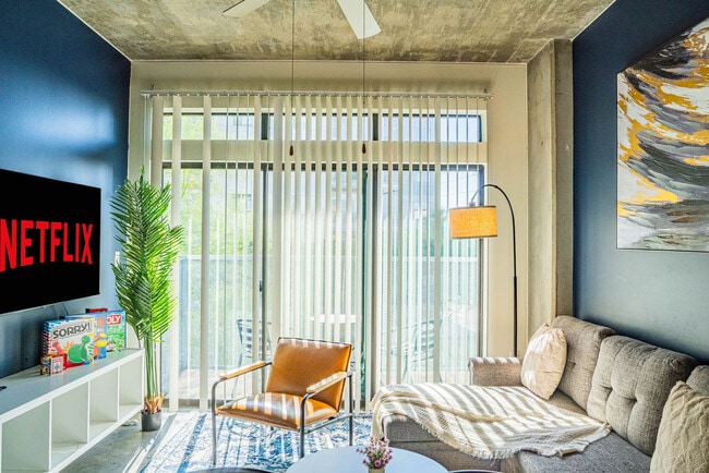 Foto del edificio - 333 E Roosevelt St